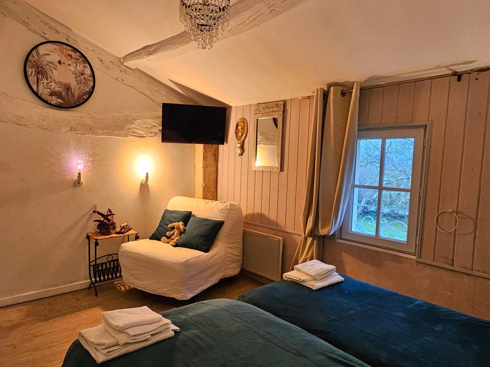 Le Manoir Lacustre Queyrac Bagian luar foto