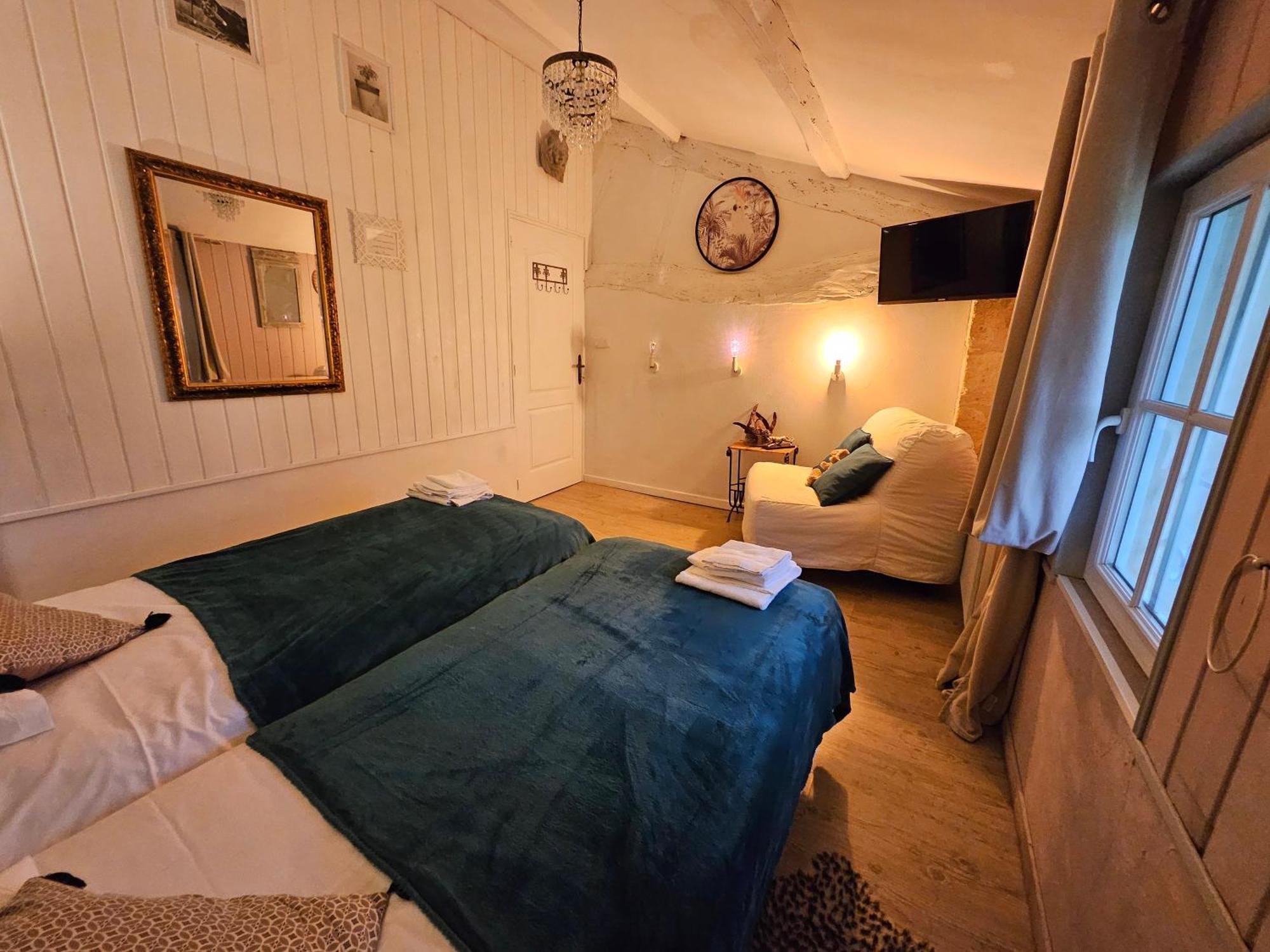 Le Manoir Lacustre Queyrac Bagian luar foto