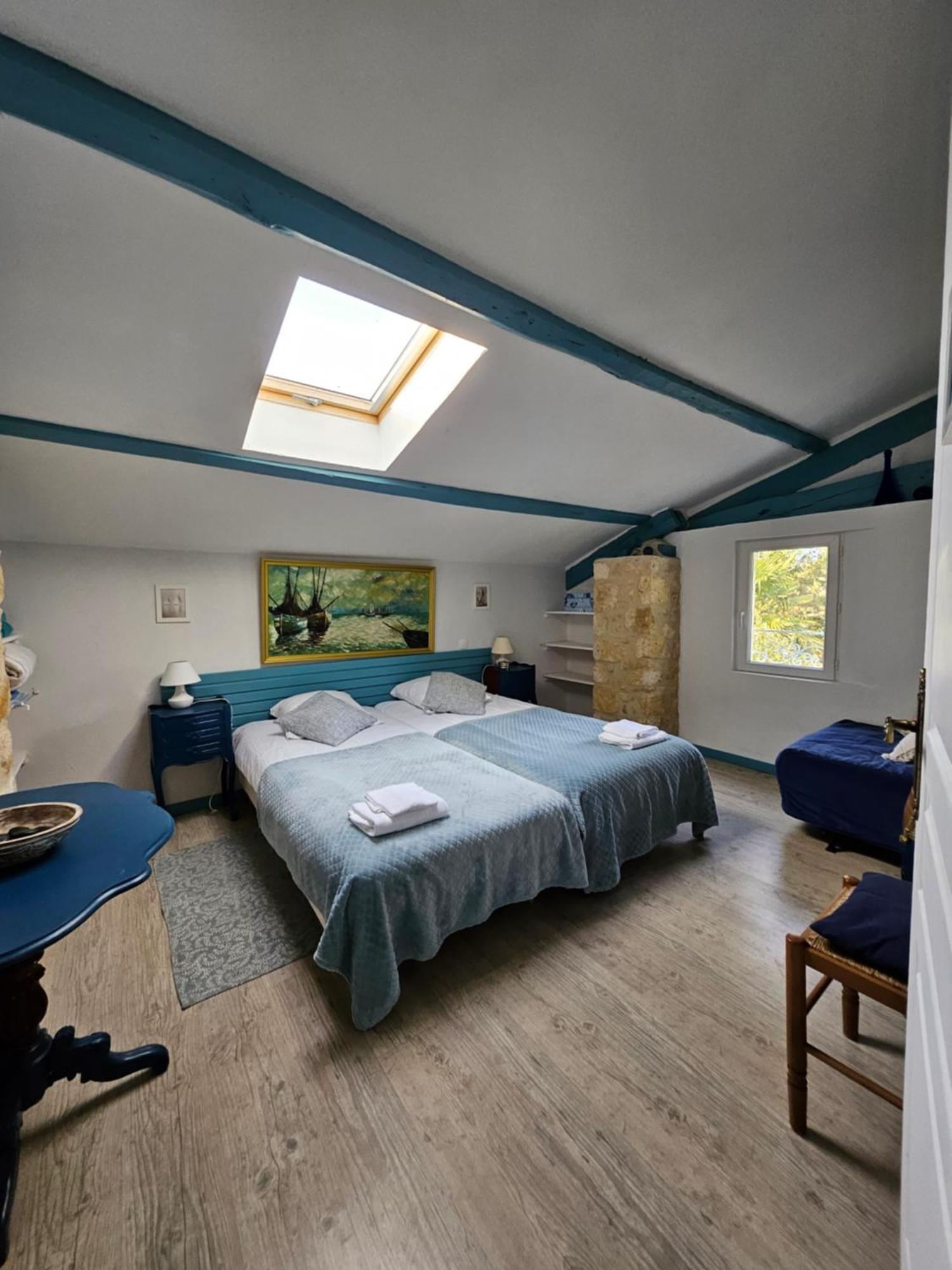 Le Manoir Lacustre Queyrac Bagian luar foto