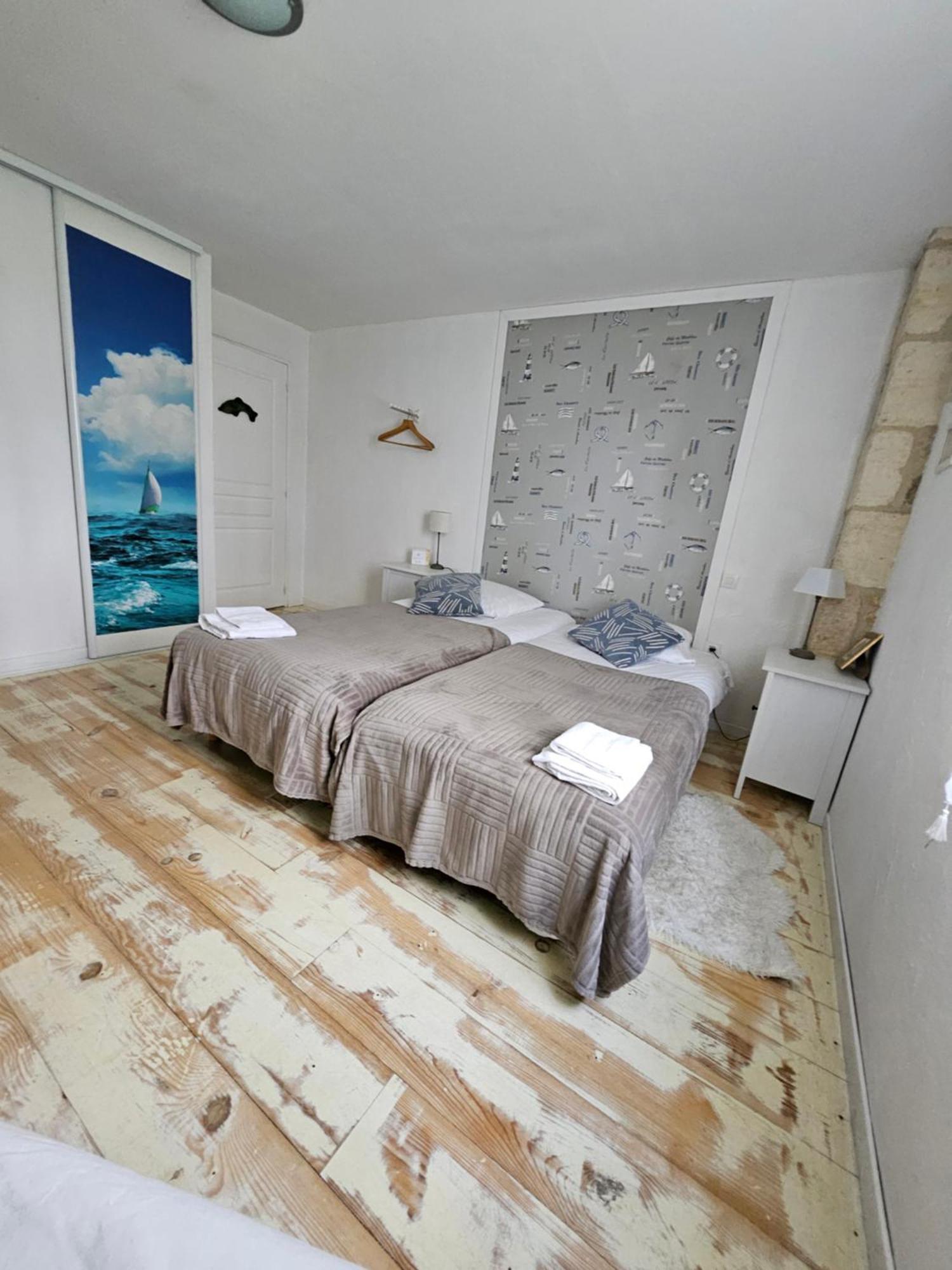 Le Manoir Lacustre Queyrac Bagian luar foto