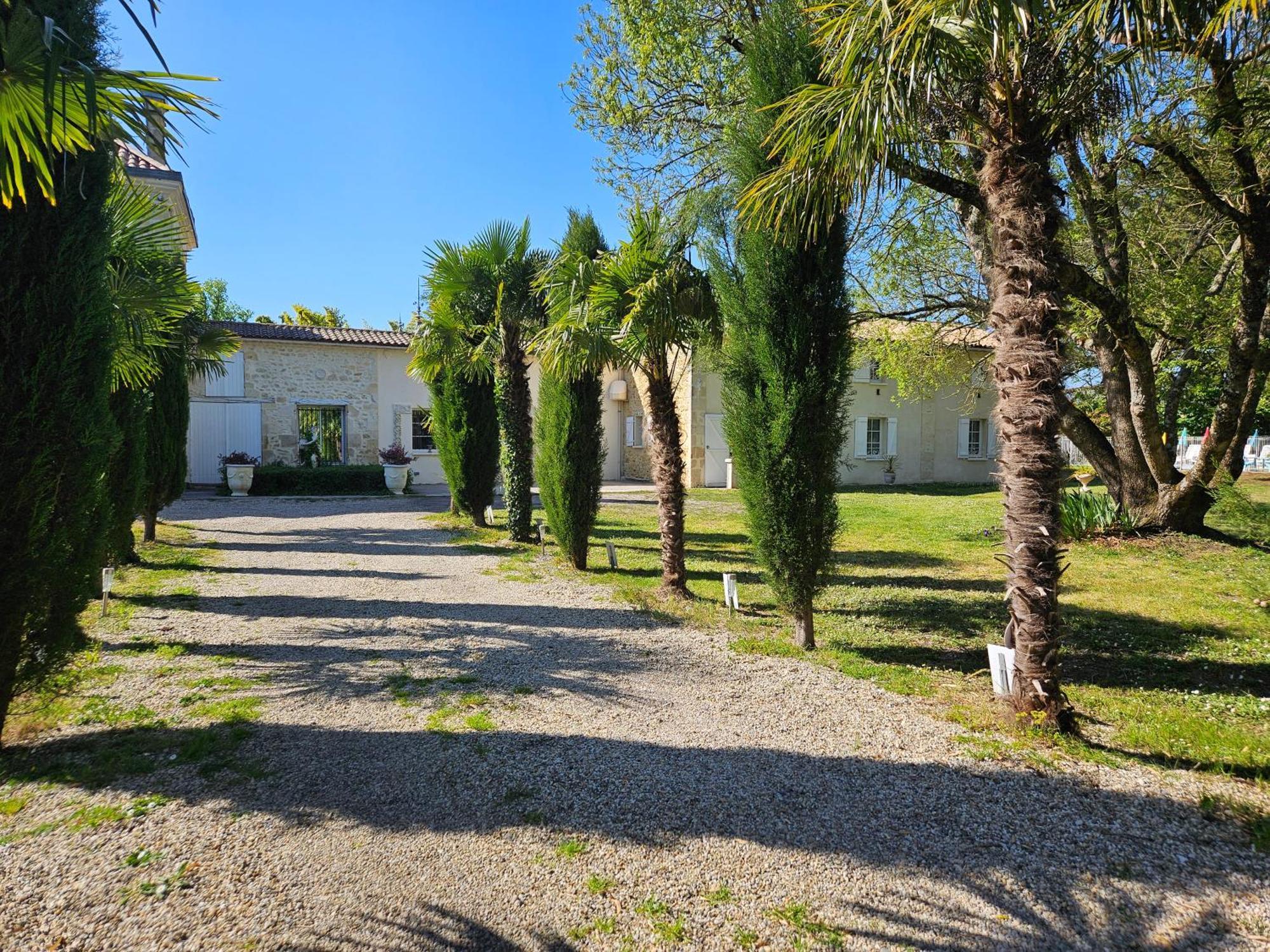 Le Manoir Lacustre Queyrac Bagian luar foto